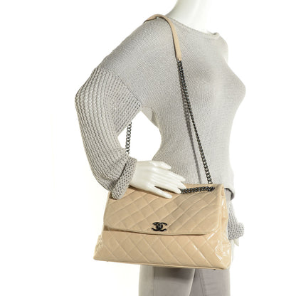 Chanel Aged Calfskin Quilted Supple Trapeze Flap Light Beige 2 of 9