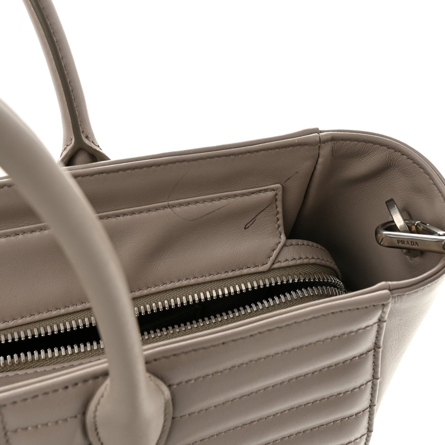 Soft Calfskin Impunture Diagramme Tote Pomice