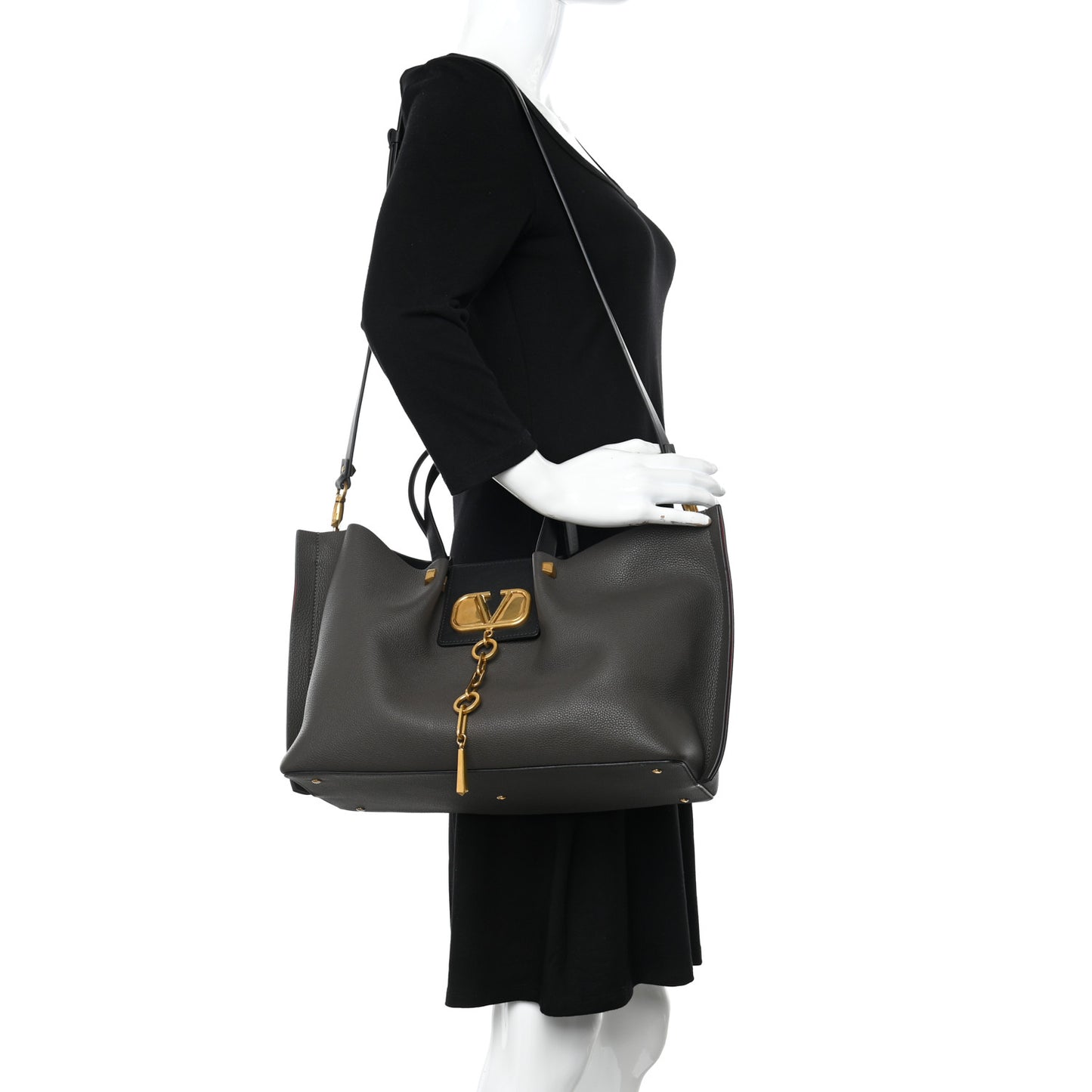 Grainy Calfskin Medium VLogo Escape Shopper Black