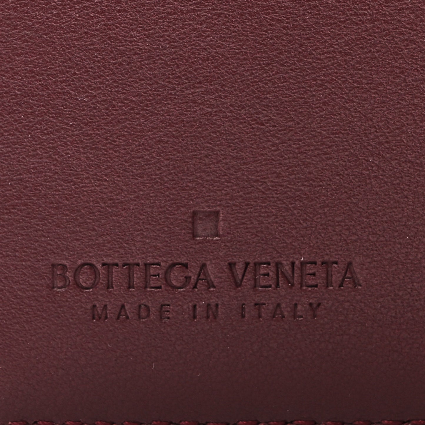 Nappa Intrecciato Passport Case Bordeaux