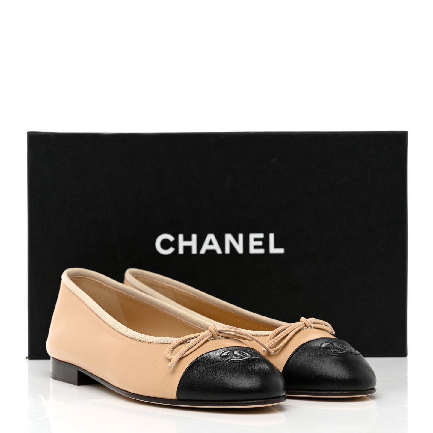 Lambskin Cap Toe CC Ballerina Flats 36 Beige Black