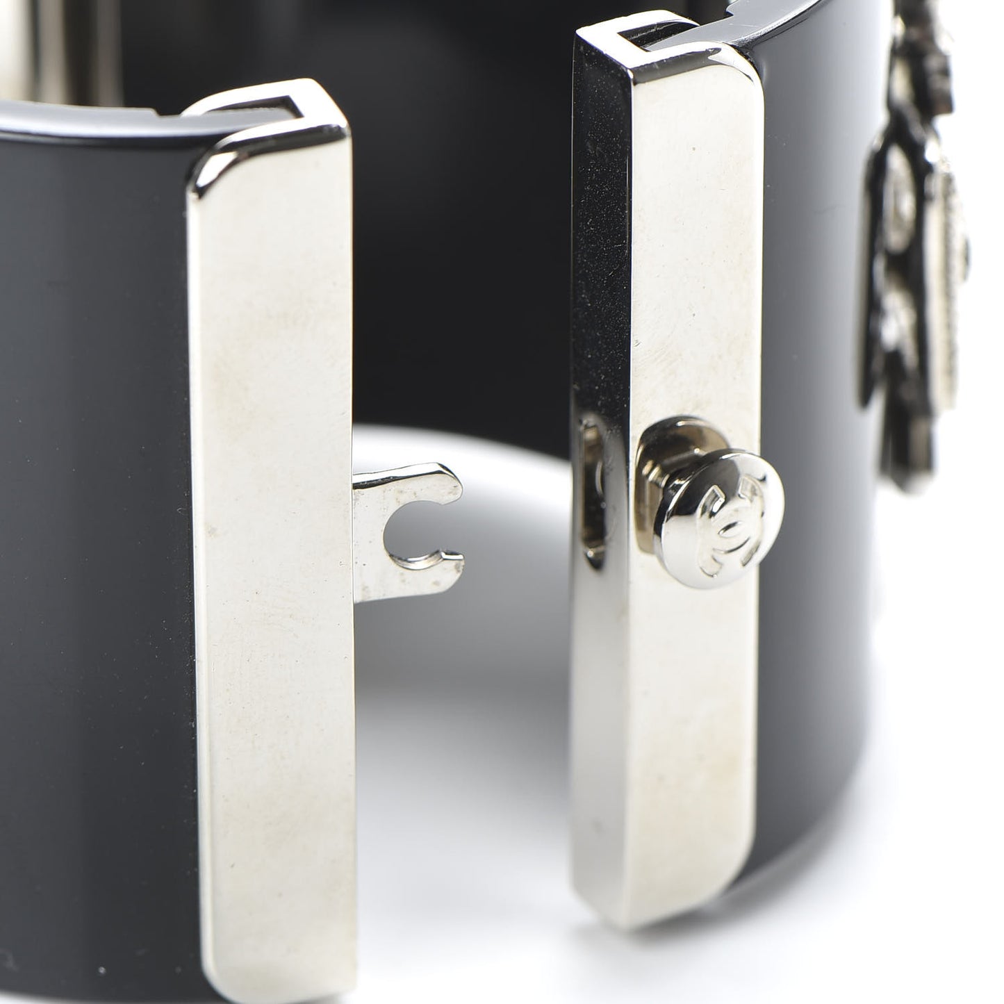 Resin Crystal CC Cross Cuff Black