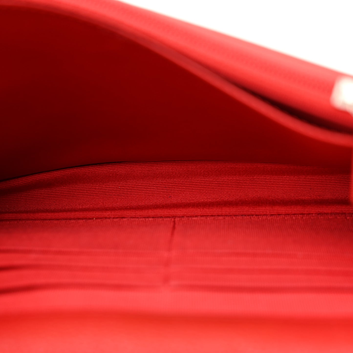 Caviar Quilted Wallet On Chain WOC Red