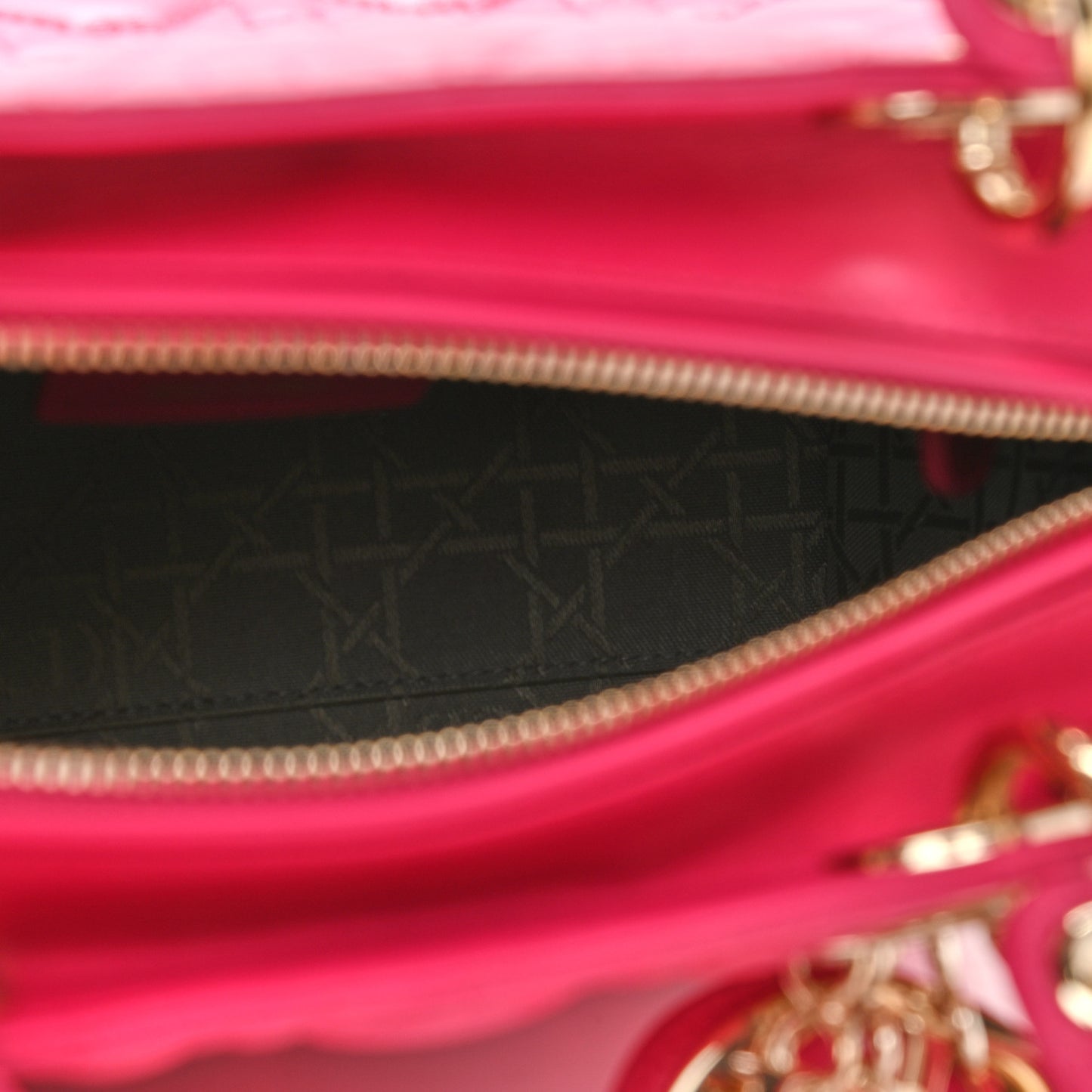 Lambskin Cannage Medium Lady Dior Fuchsia