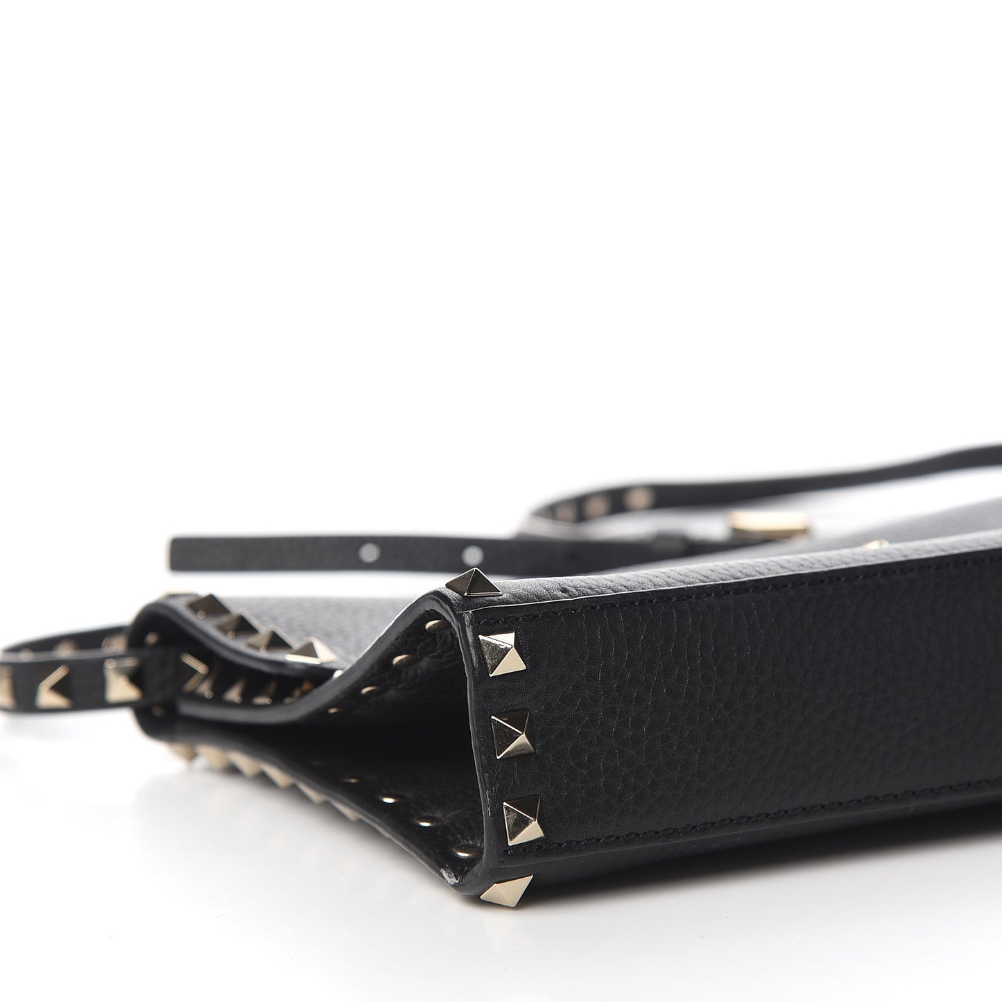 Pebbled Calfskin Medium Rockstud Flip Lock Crossbody Bag Black