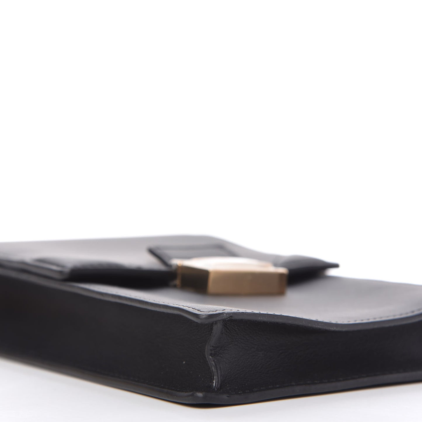 Vitello Grace Matte Kan U Vertical Wallet On Chain Black