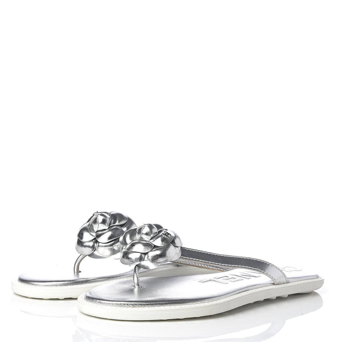 Iridescent Patent Calfskin Camellia Thong Sandals 41 Silver
