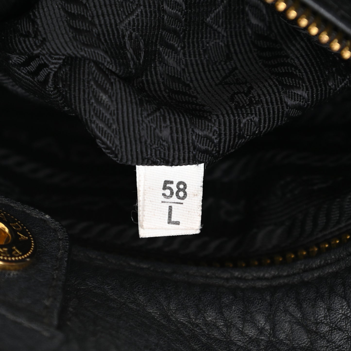Vitello Daino Side Pocket Tote Black