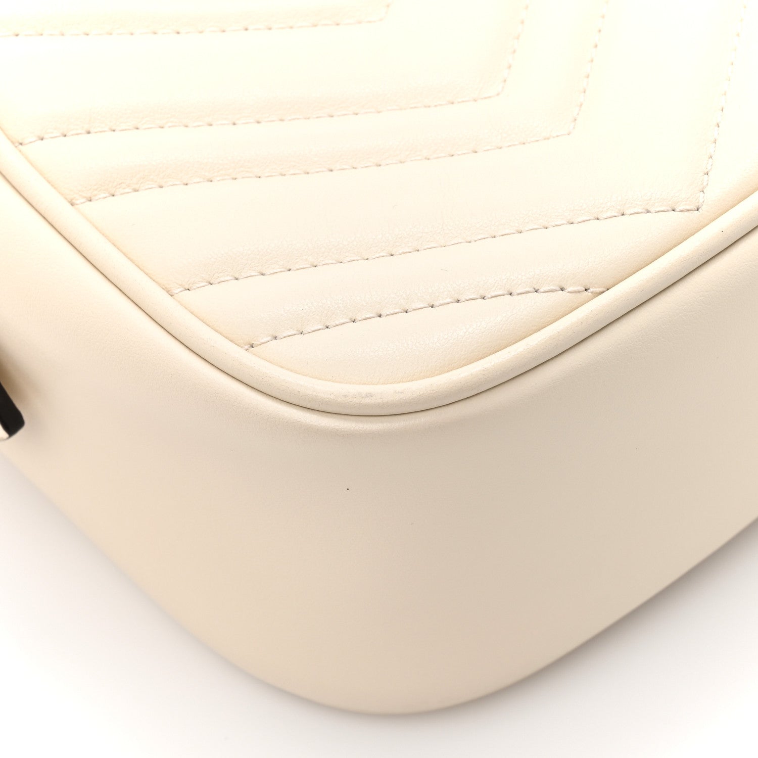 Gucci Calfskin Matelasse Small GG Marmont Chain Shoulder Bag White 11 of 13