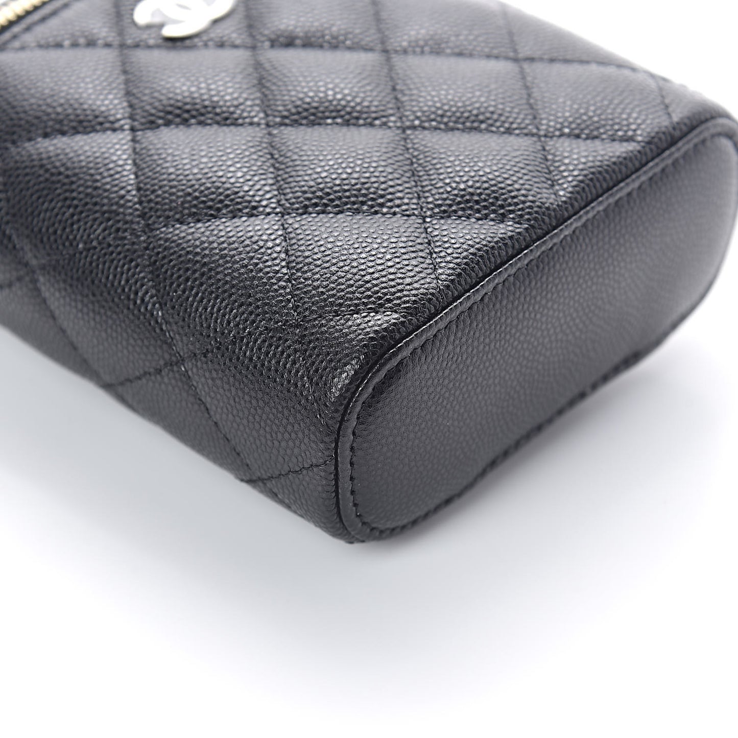 Caviar Quilted Small Vertical Coco Beauty Vanity Case With Chain Black