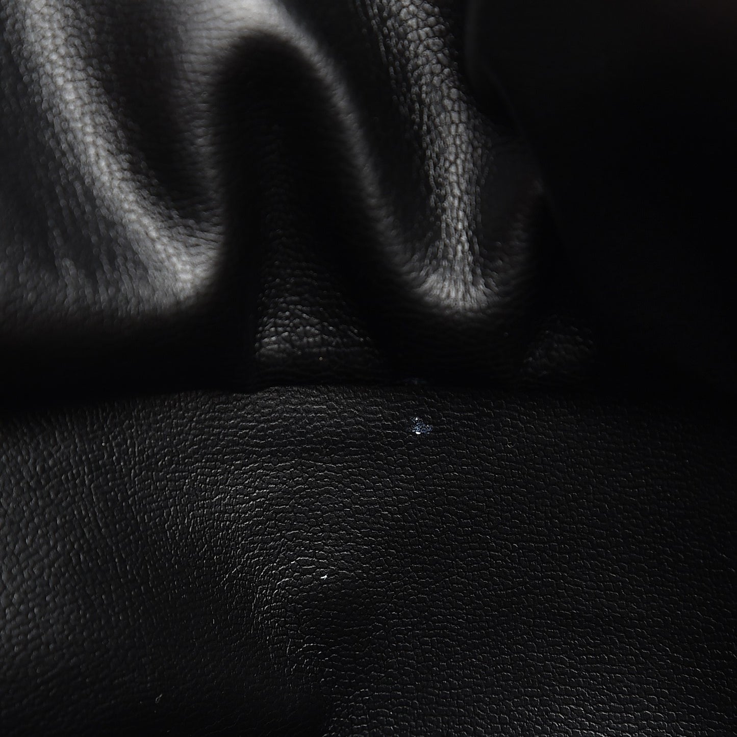 Caviar CC Shoulder Bag Black
