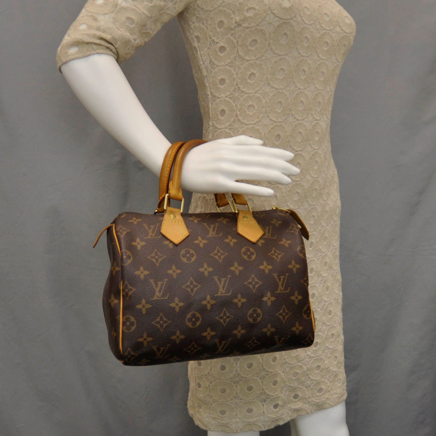 Louis Vuitton Monogram Speedy 25 2 of 10