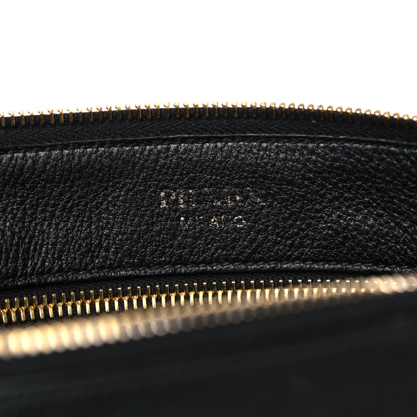 Vitello Daino Zippered Shoulder Bag Black