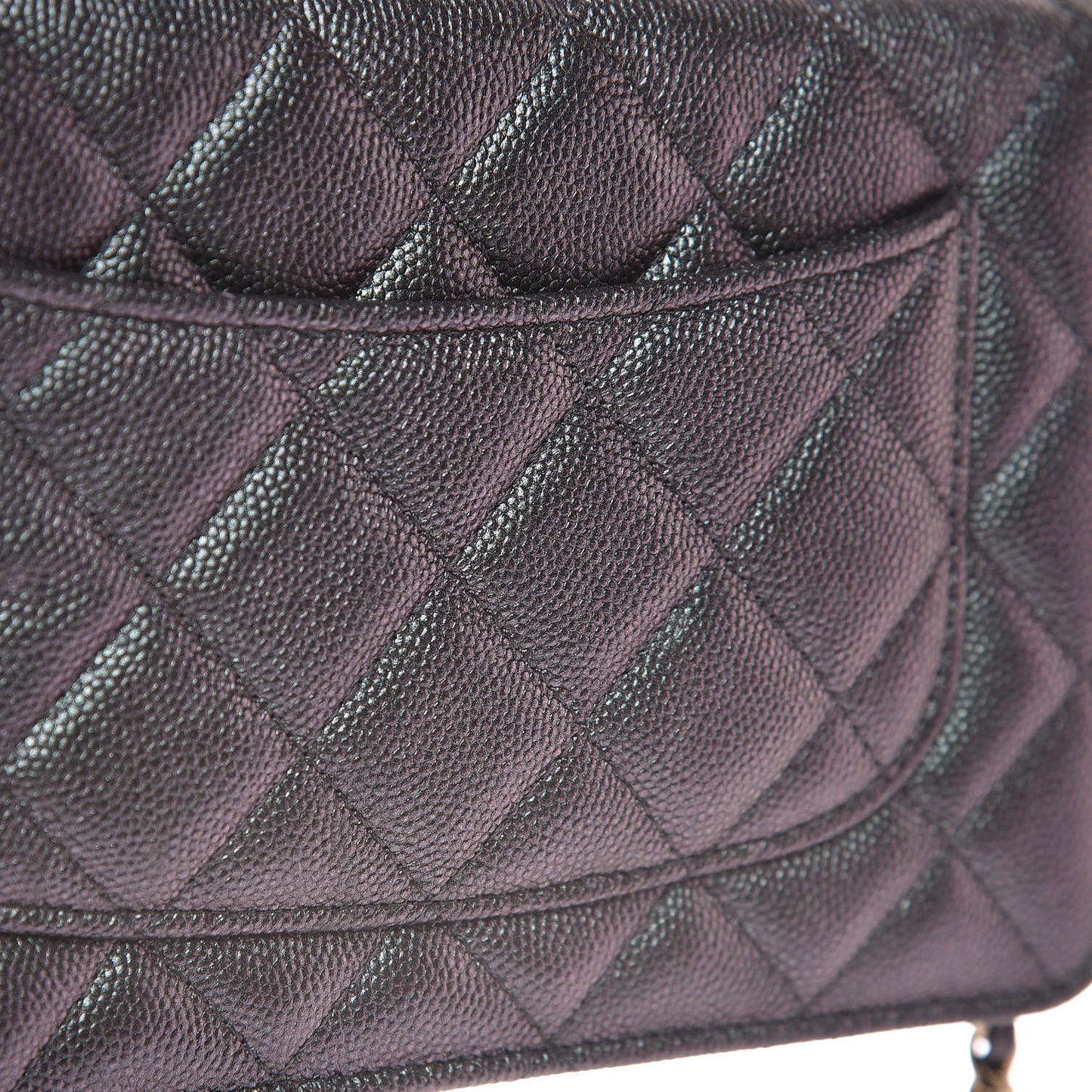 Iridescent Caviar Quilted Wallet On Chain WOC Black