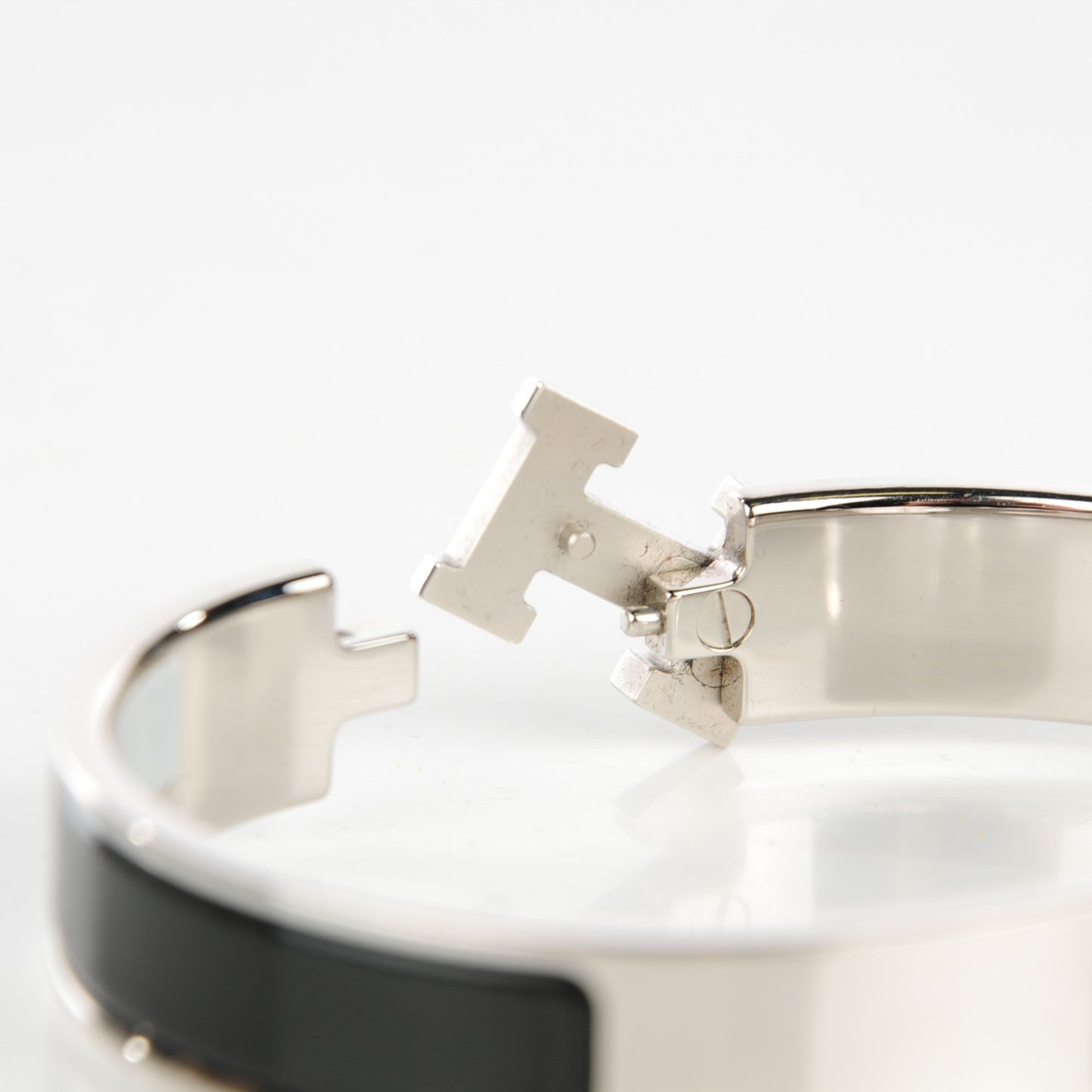 Enamel Narrow Clic Clac H Bracelet GM Black