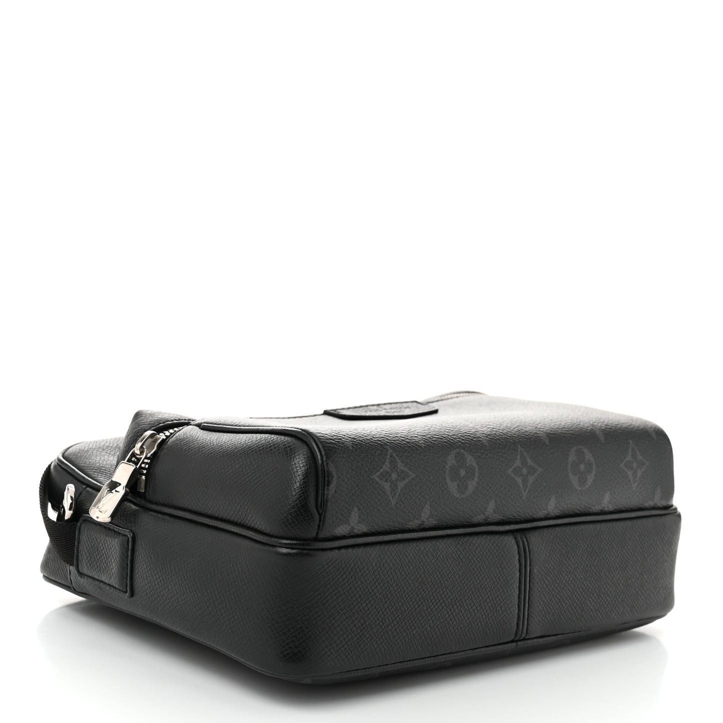 Taiga Monogram Eclipse Outdoor Messenger Black