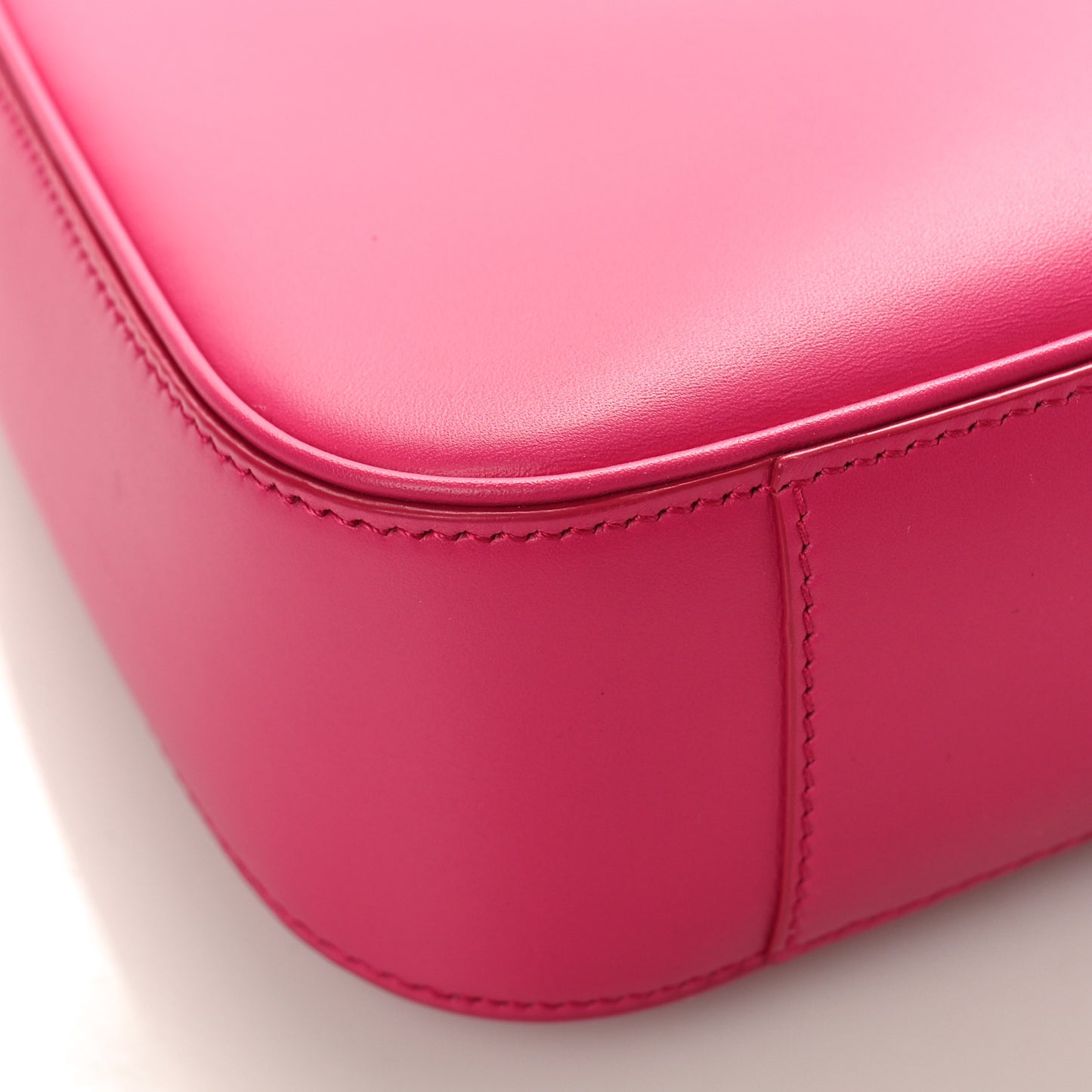 Smooth Calfskin Le 5 A 7 Hobo Bubblegum