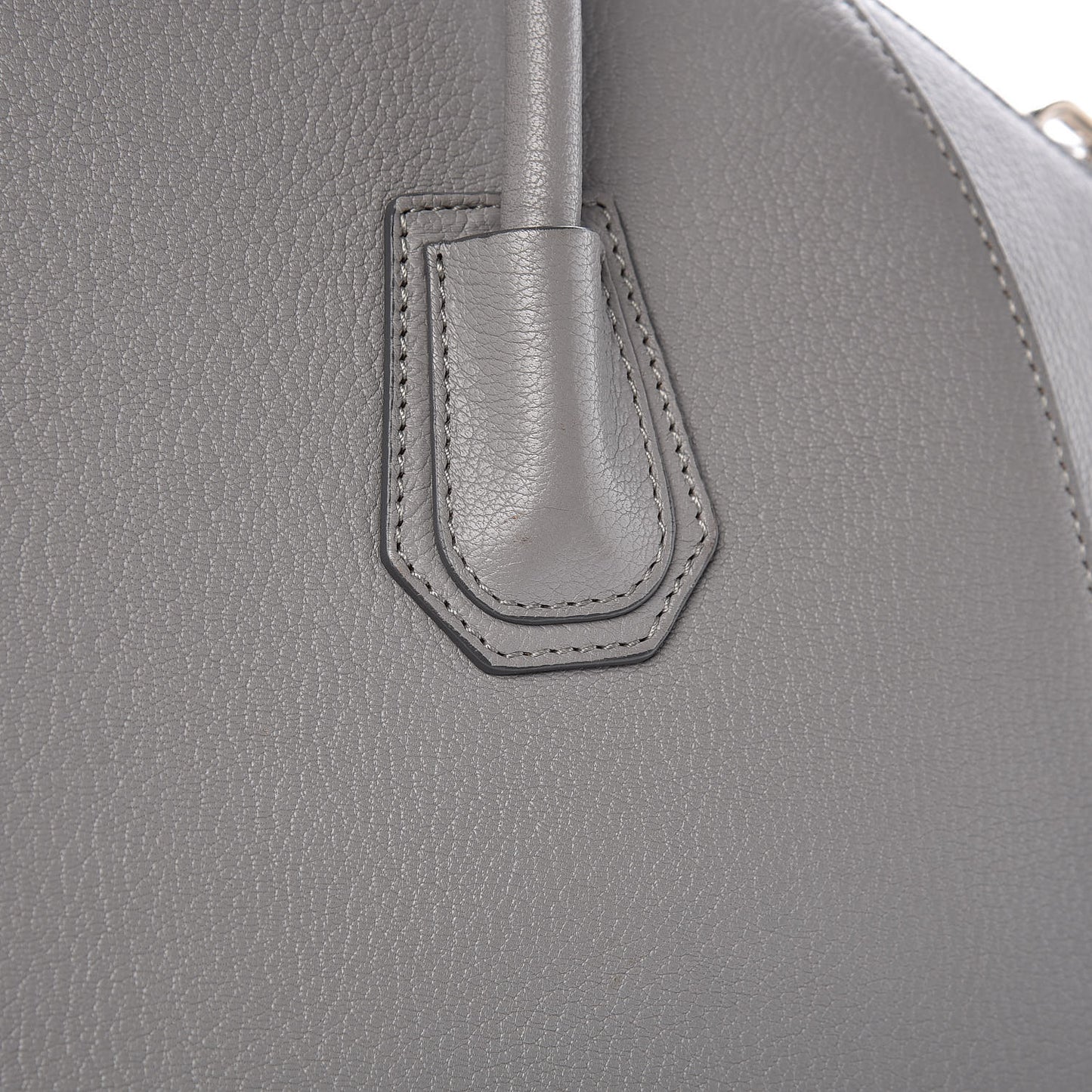 Sugar Goatskin Medium Antigona Pearl Grey