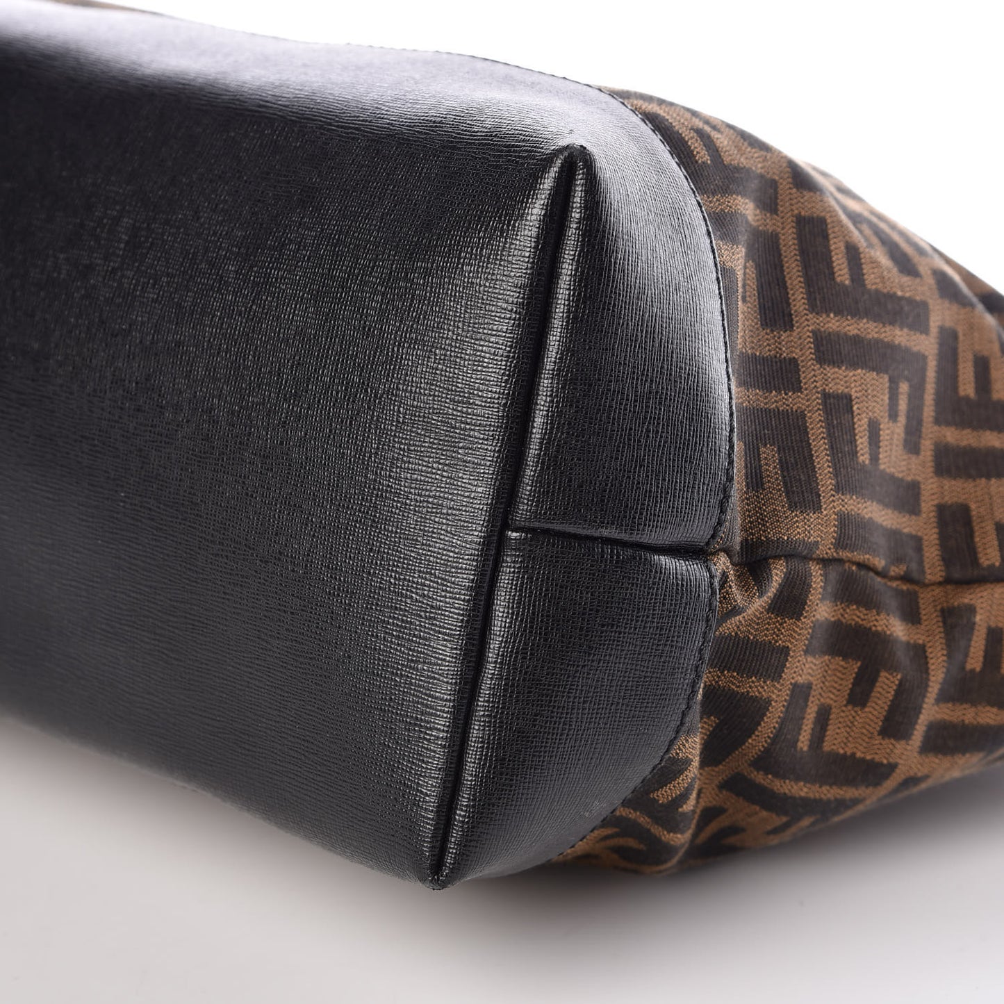 Zucca Vitello Elite Medium Roll Tote Tobacco Black