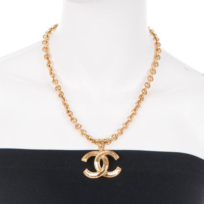 Chanel CC Pendant Necklace Gold 2 of 4