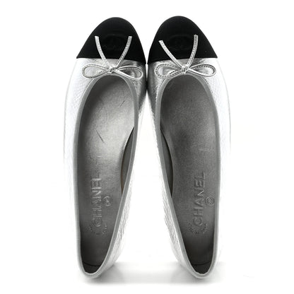 Chanel Laminated Crumpled Lambskin Grosgrain Cap Toe CC Ballerina Flats 40 Silver Black 2 of 10