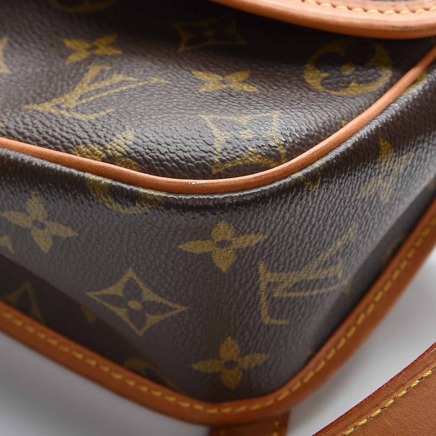 Monogram Sologne