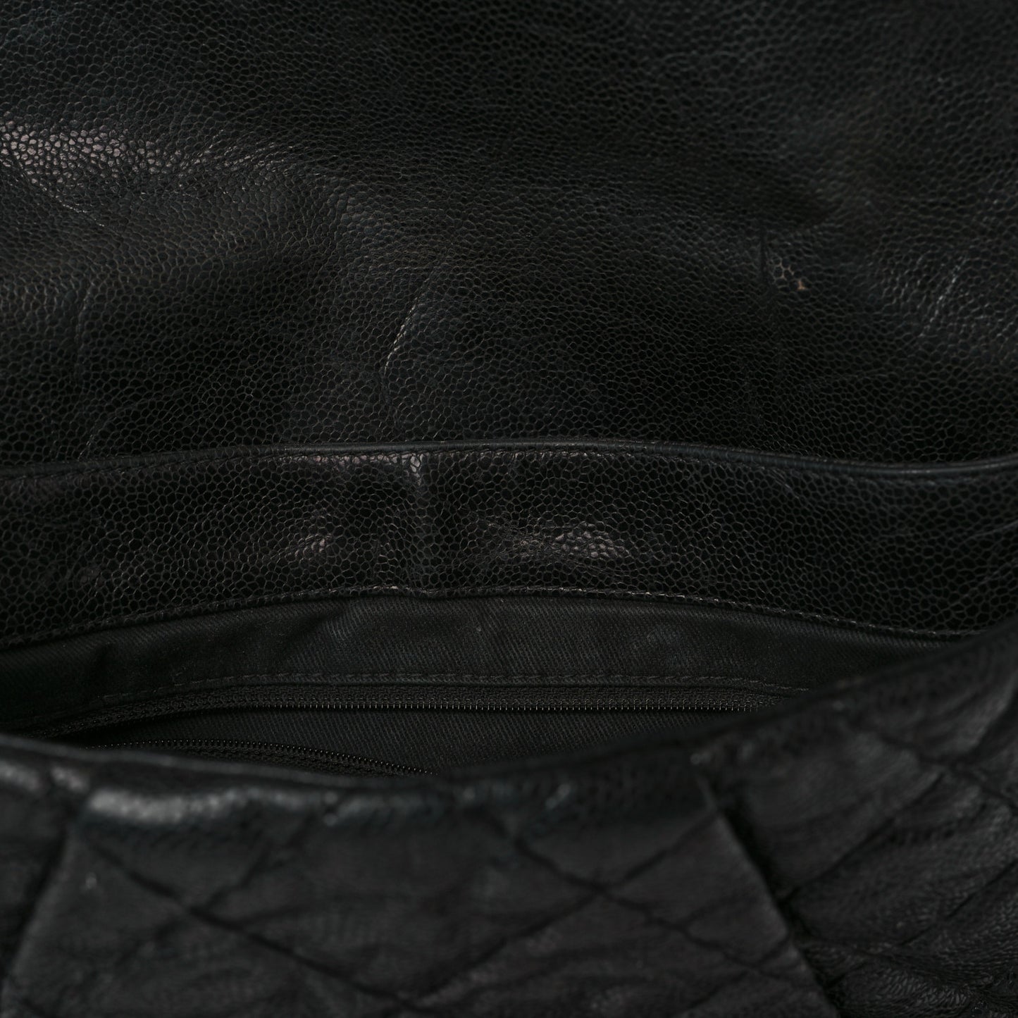 Crumpled Grained Calfskin Medium Coco Pleats Messenger Flap Black