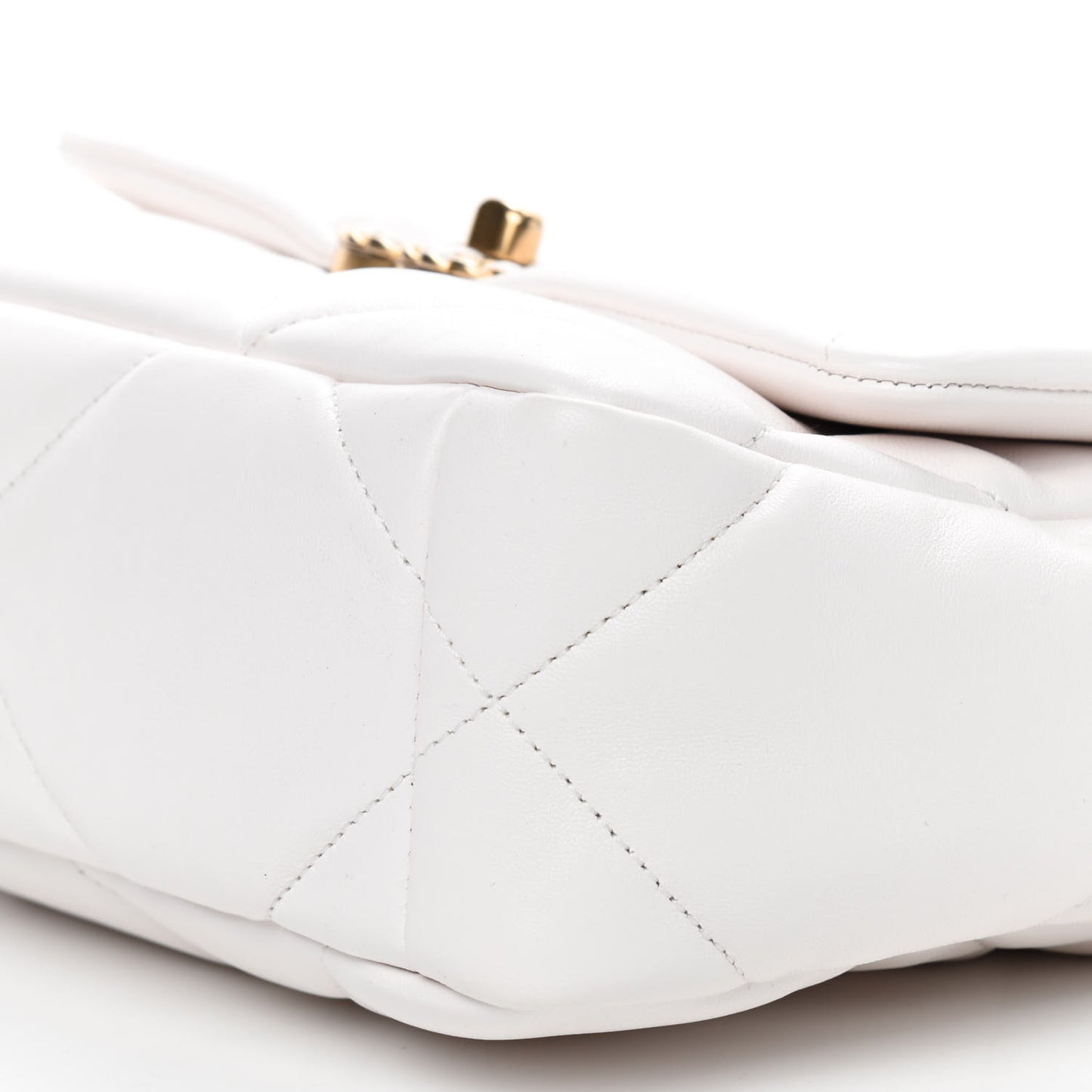 Lambskin Quilted Medium Chanel 19 Flap White