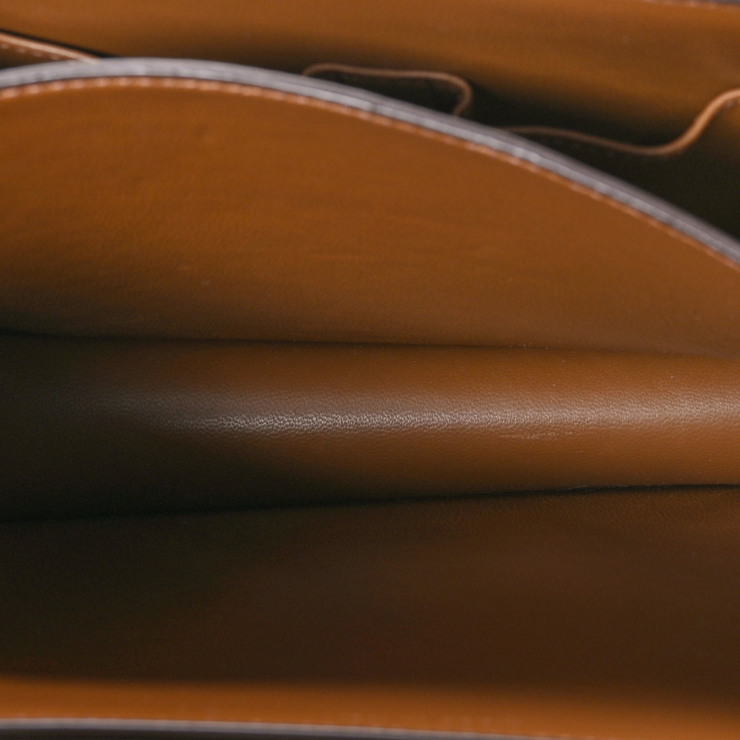 Box Calfskin Medium Classic Box Flap Bag Camel