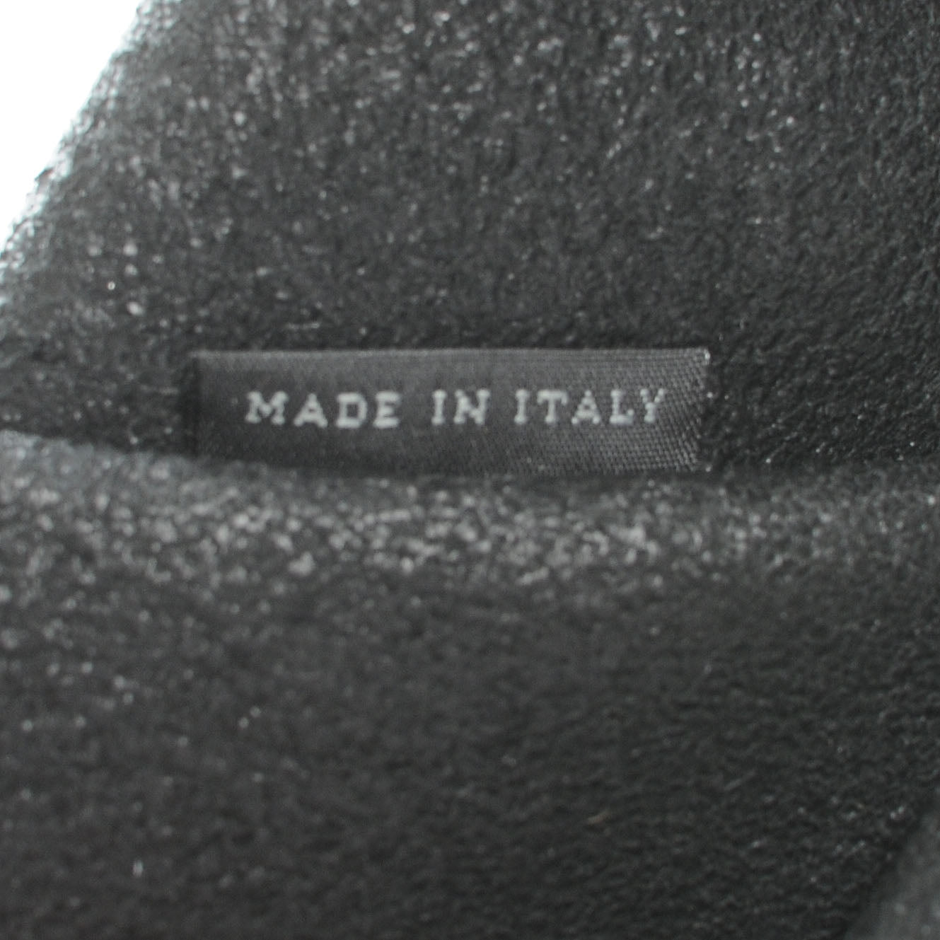 Vitello Daino Shoulder Bag Black