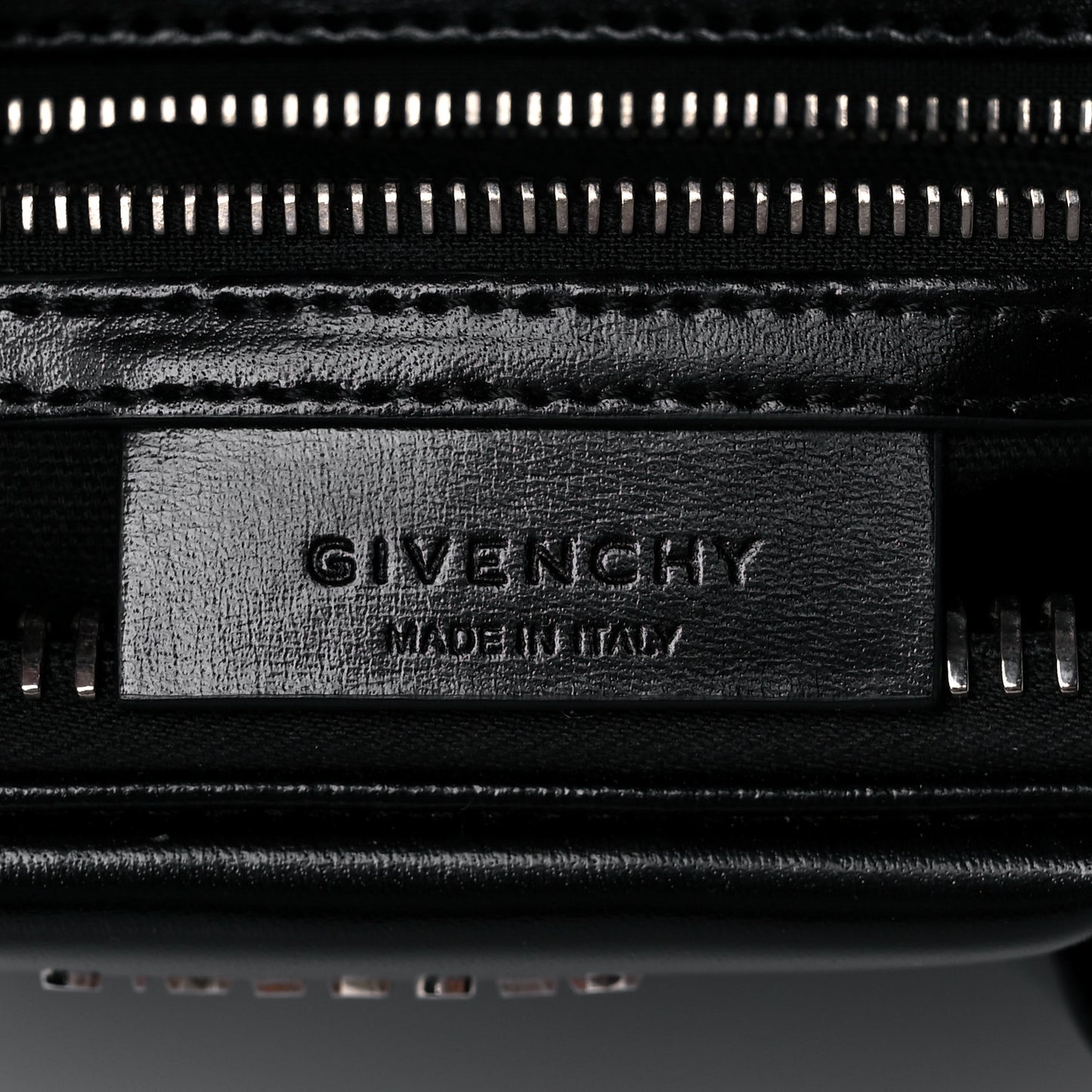 Shiny Lord Calfskin Small Antigona Black