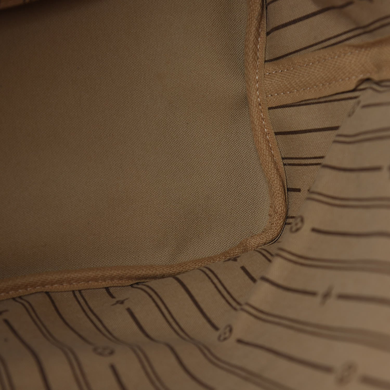 Louis Vuitton Monogram Neverfull MM 16 of 16