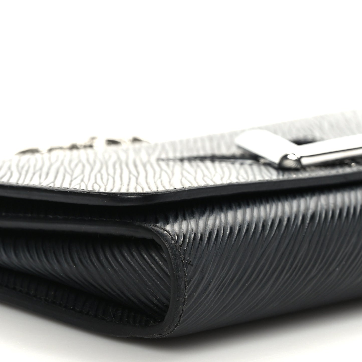 Epi Twist Chain Wallet Black