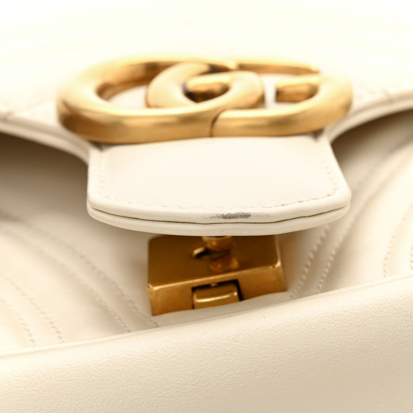 Calfskin Matelasse Small GG Marmont Shoulder Bag White