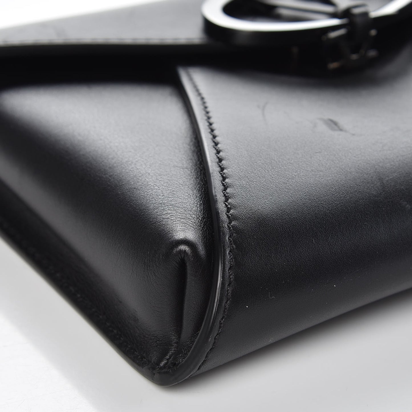 Calfskin V Rivet Chain Clutch Black