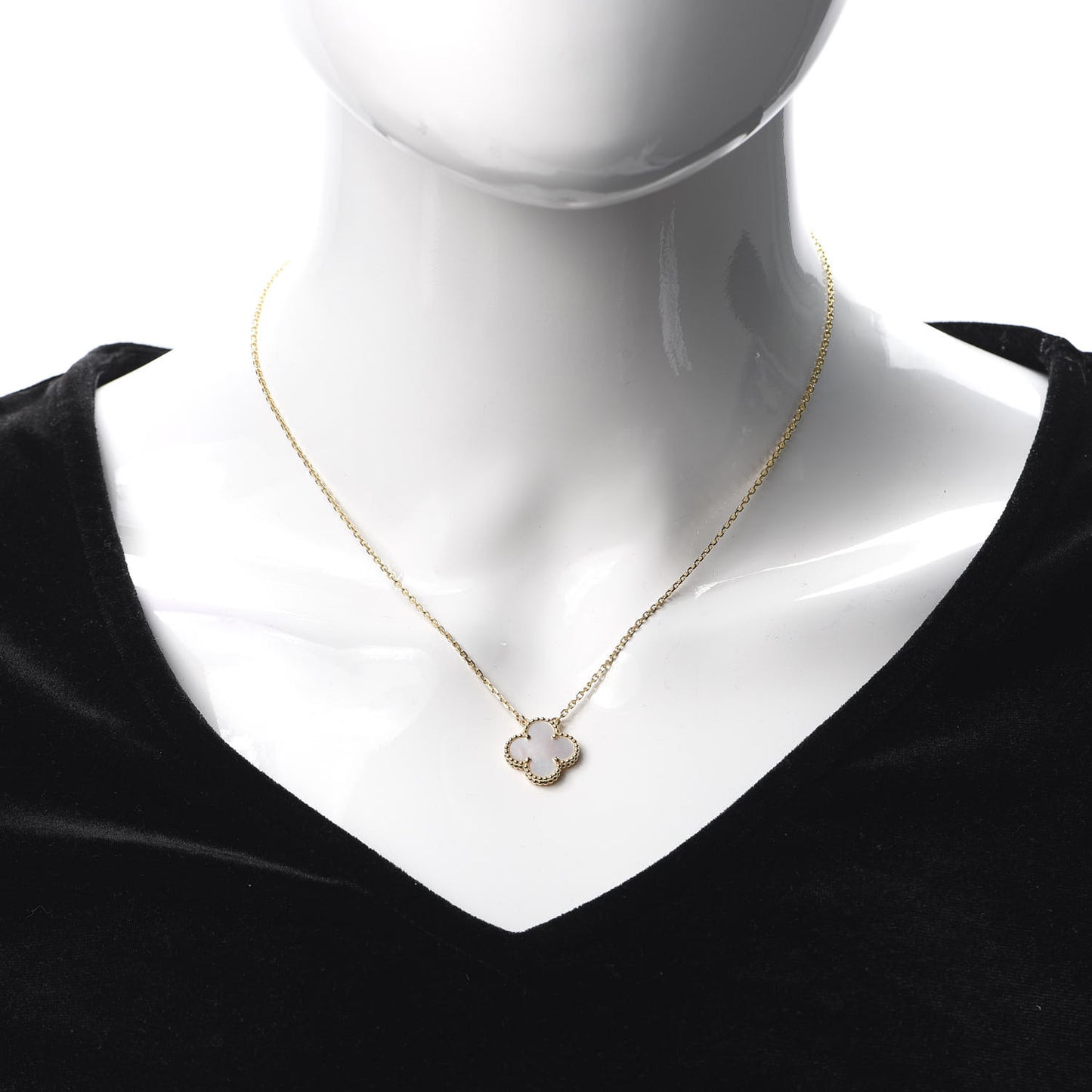 18K Yellow Gold Mother of Pearl Vintage Alhambra Pendant Necklace