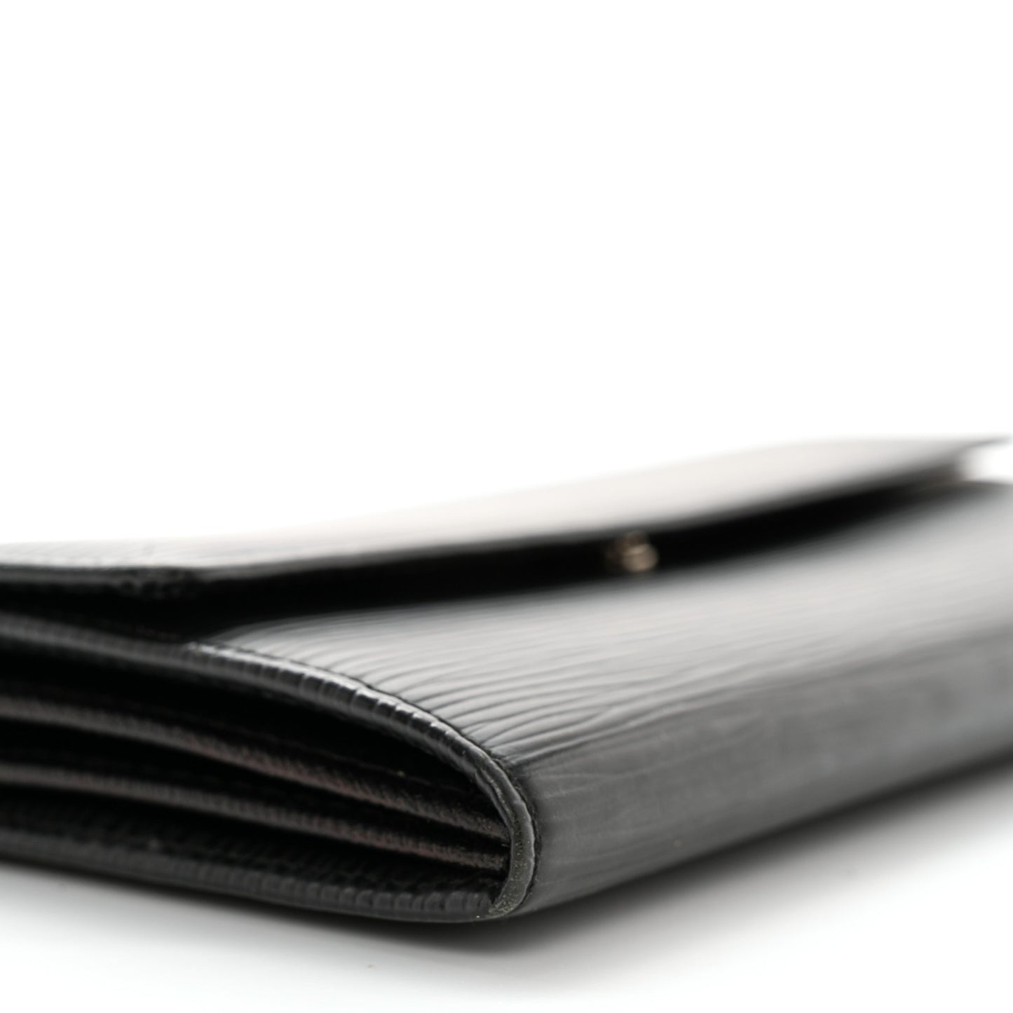 Epi Porte Tresor International Wallet Black