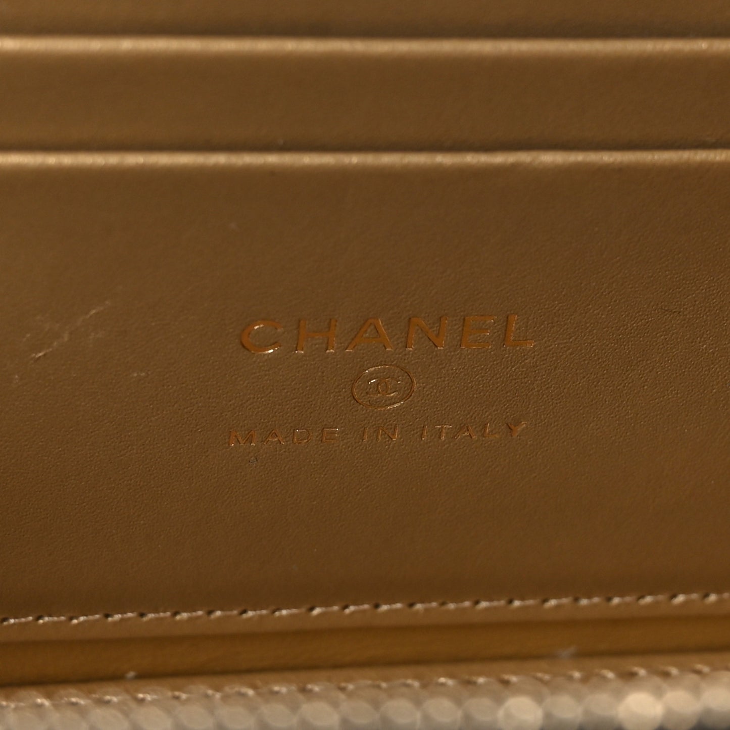 Lambskin Quilted Pearl Crush Small Vanity Case With Chain Black