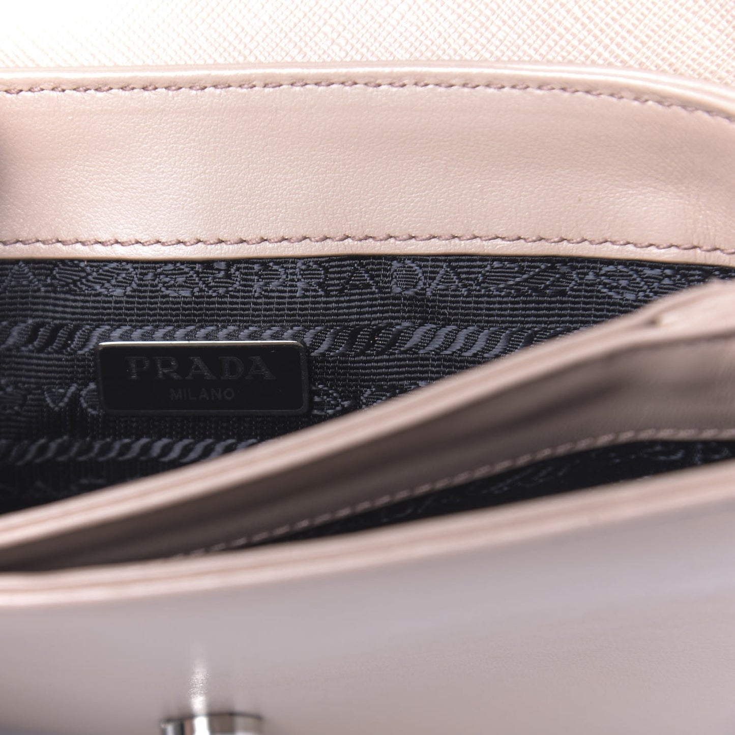 Saffiano Soft Calfskin Chain Crossbody Bag Cipria