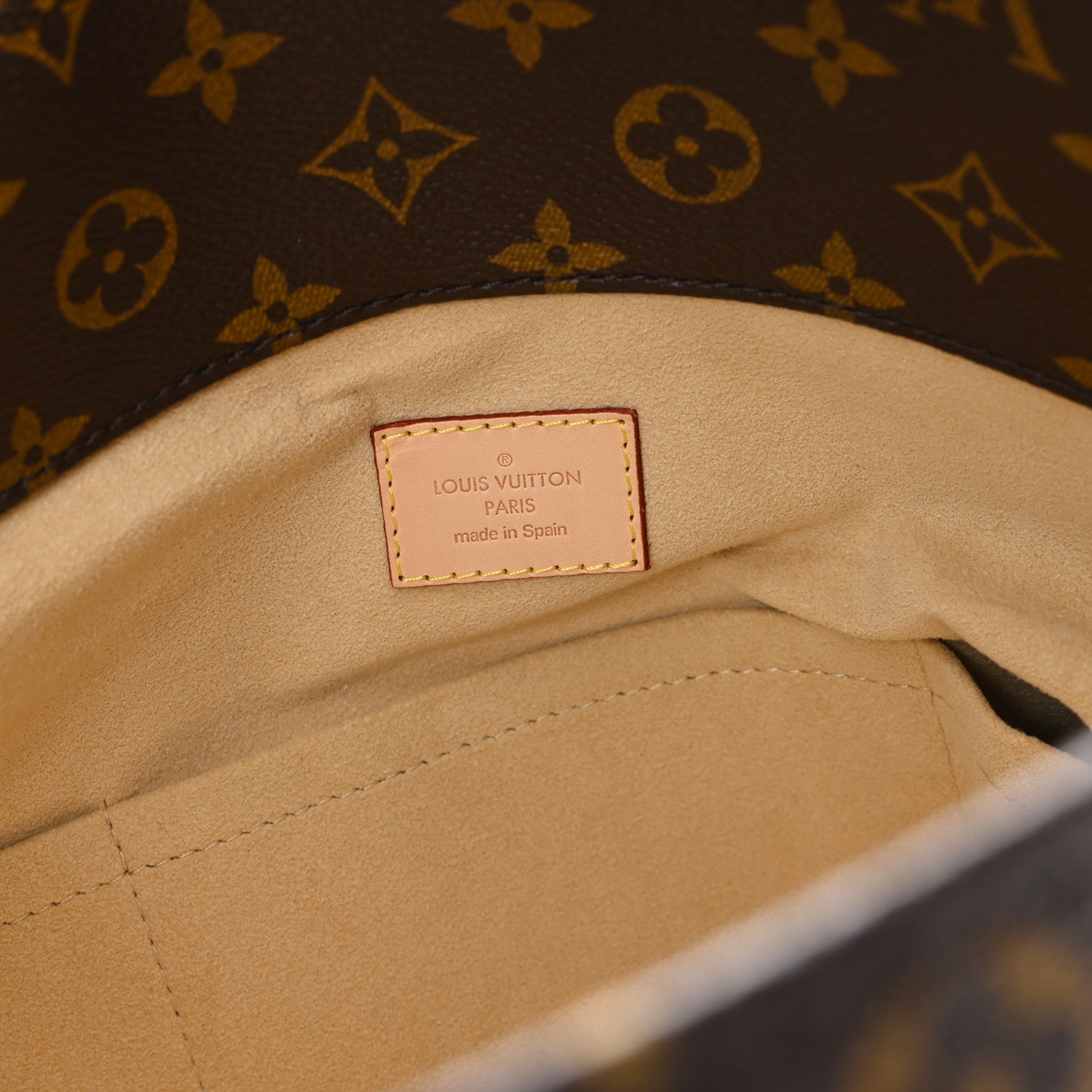 Louis Vuitton Monogram Artsy MM 6 of 9