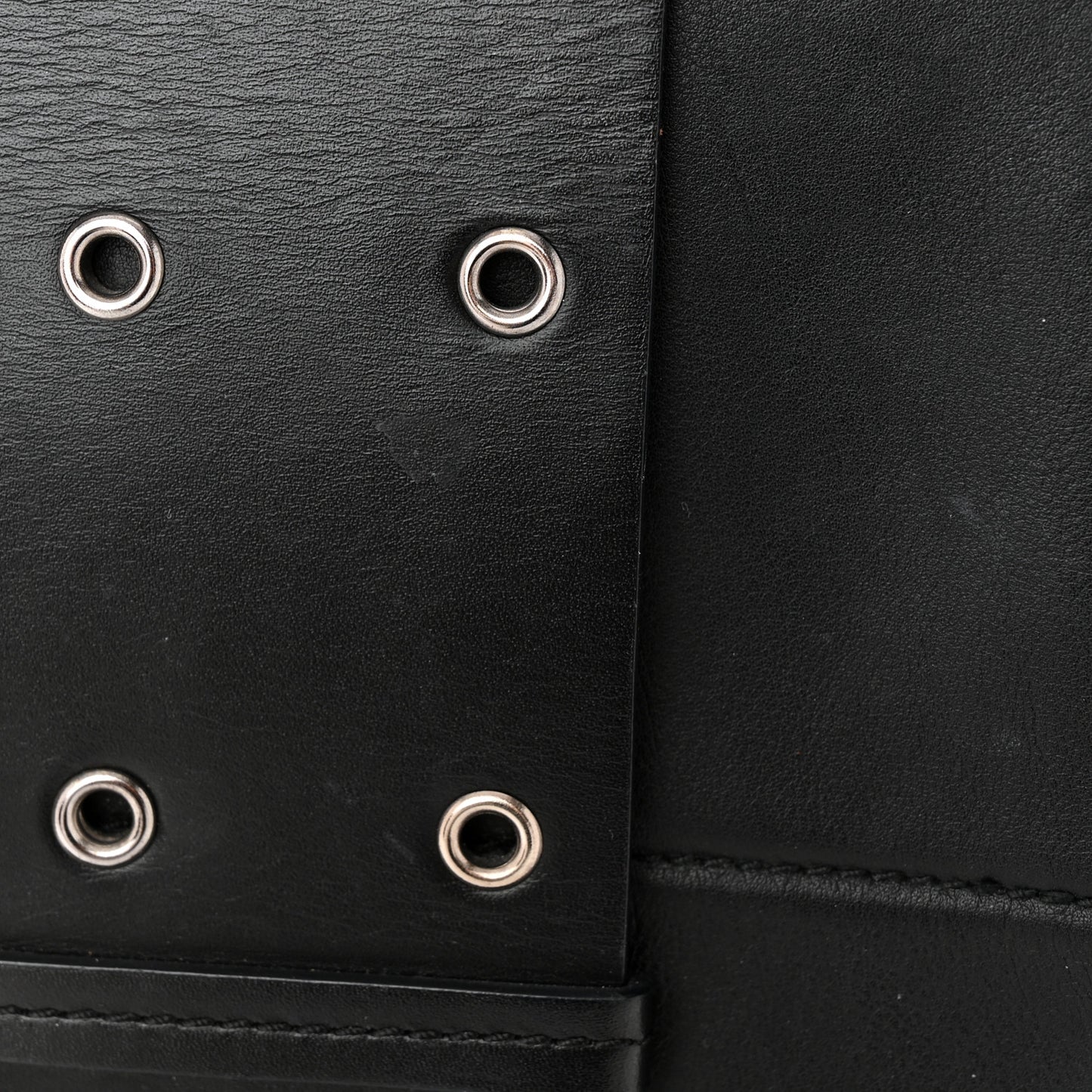 Calfskin Street Chic Messenger Black