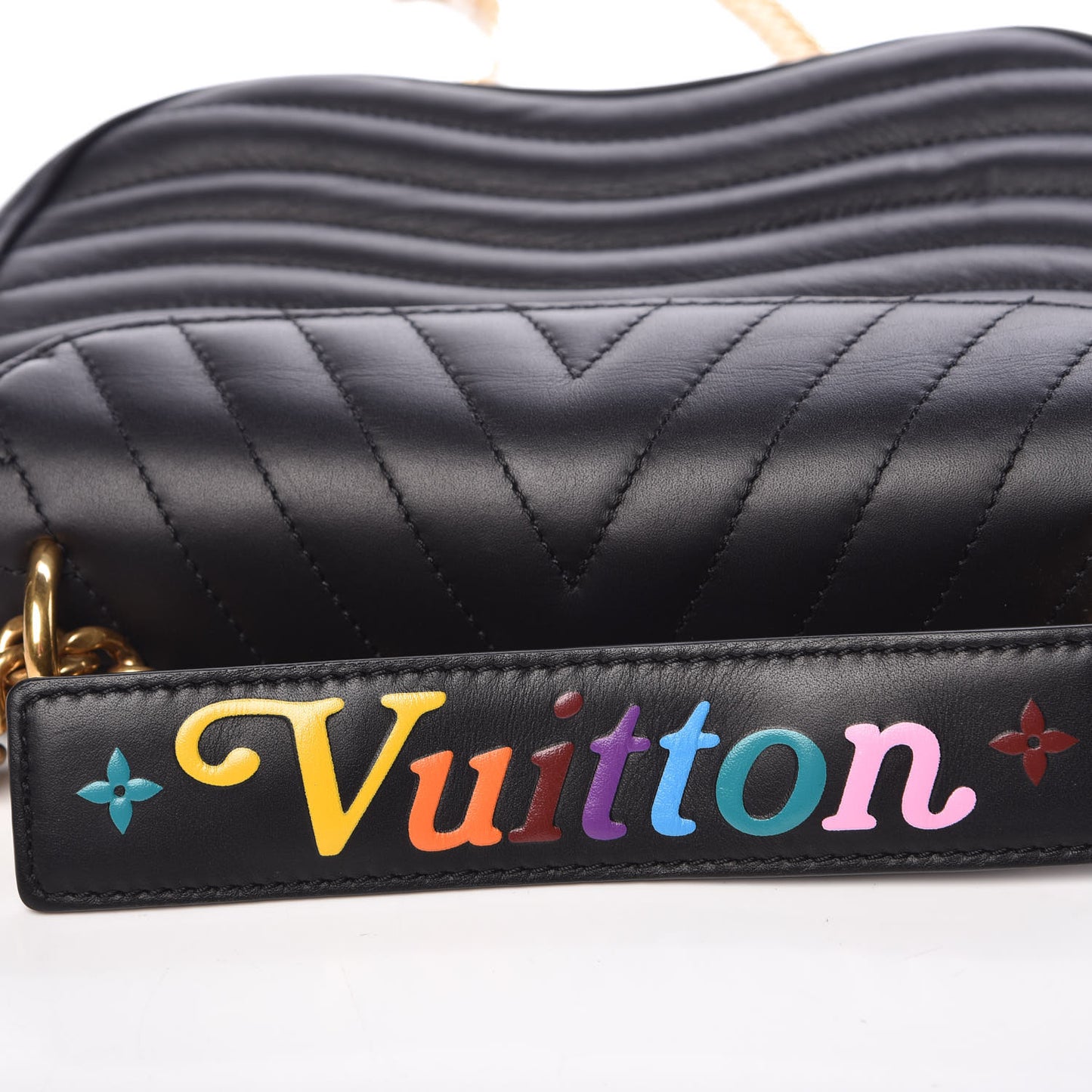 Calfskin New Wave Chain PM Black