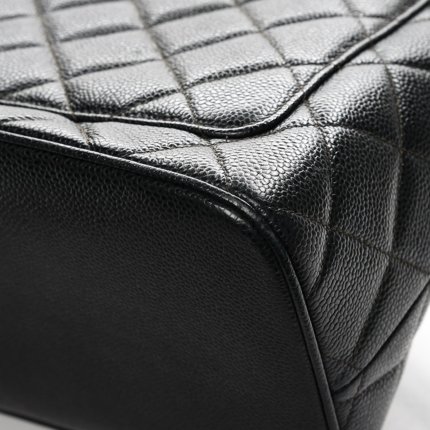 Caviar Quilted Medallion Tote Dark Green