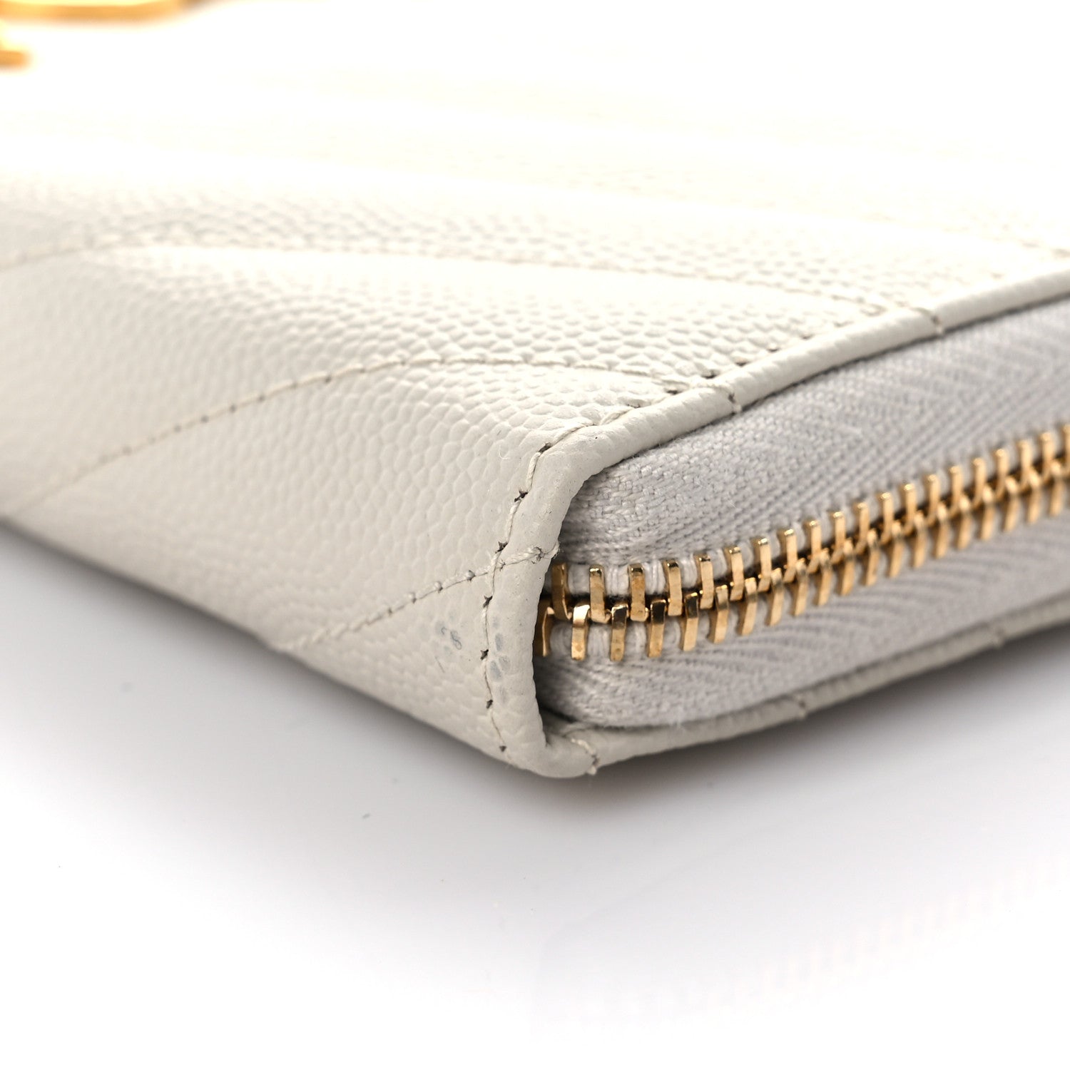 Saint Laurent Grain De Poudre Matelasse Chevron Monogram Zip Around Wallet Blanc Vintage 9 of 12