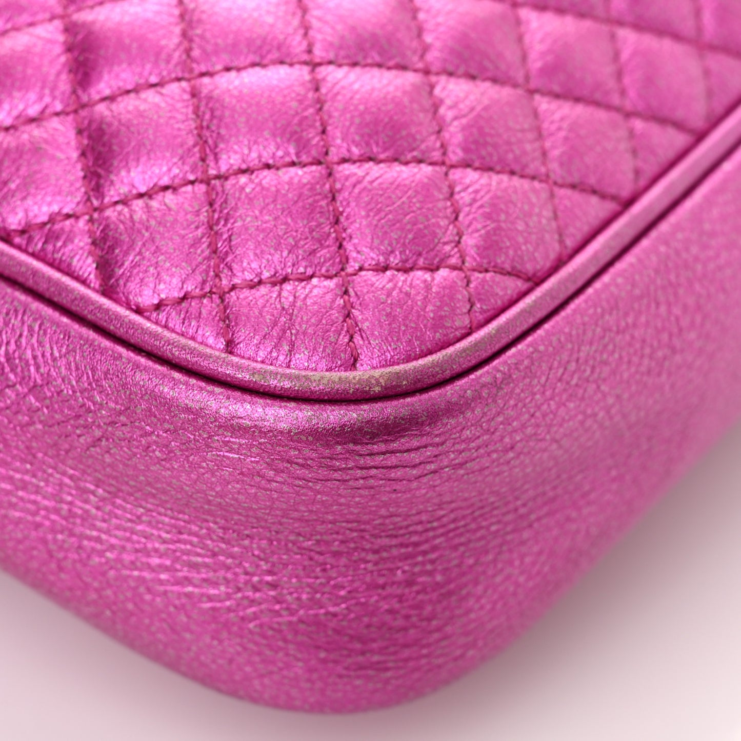 Laminated Nappa Trapuntata Small Zumi Shoulder Bag Fuxia