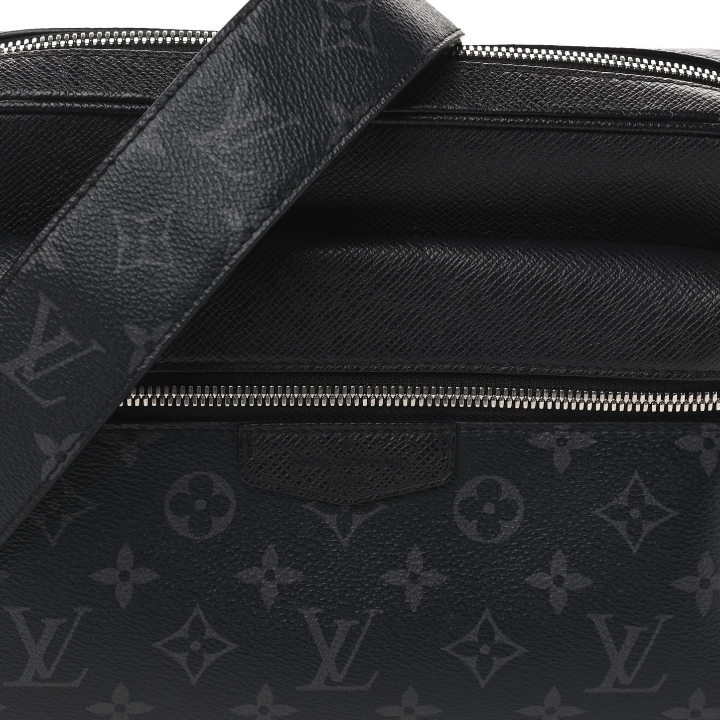 Taiga Monogram Eclipse Outdoor Messenger Black