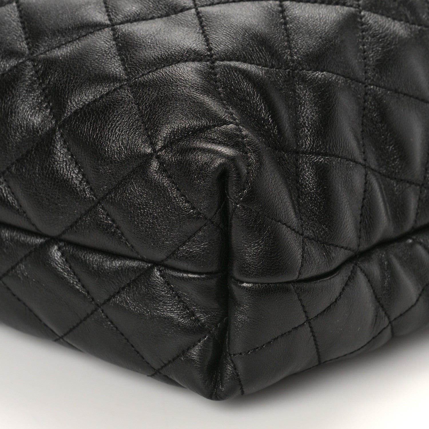 Saint Laurent Lambskin Quilted Maxi Icare Shopping Tote Black 9 of 9