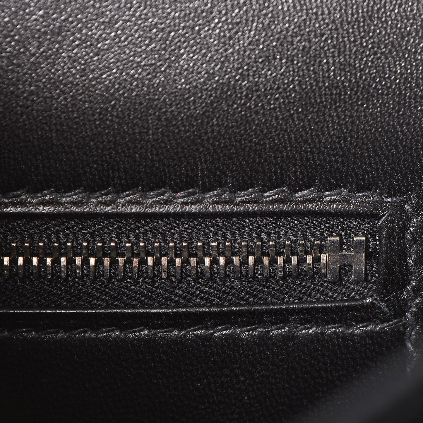 Epsom Constance 24 Black