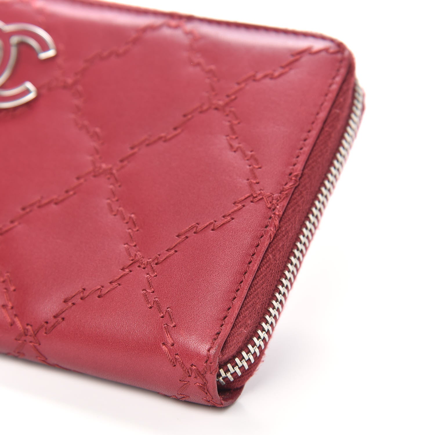 Chanel Calfskin Double Stitch Hamptons Zip Around Wallet Red 10 of 11