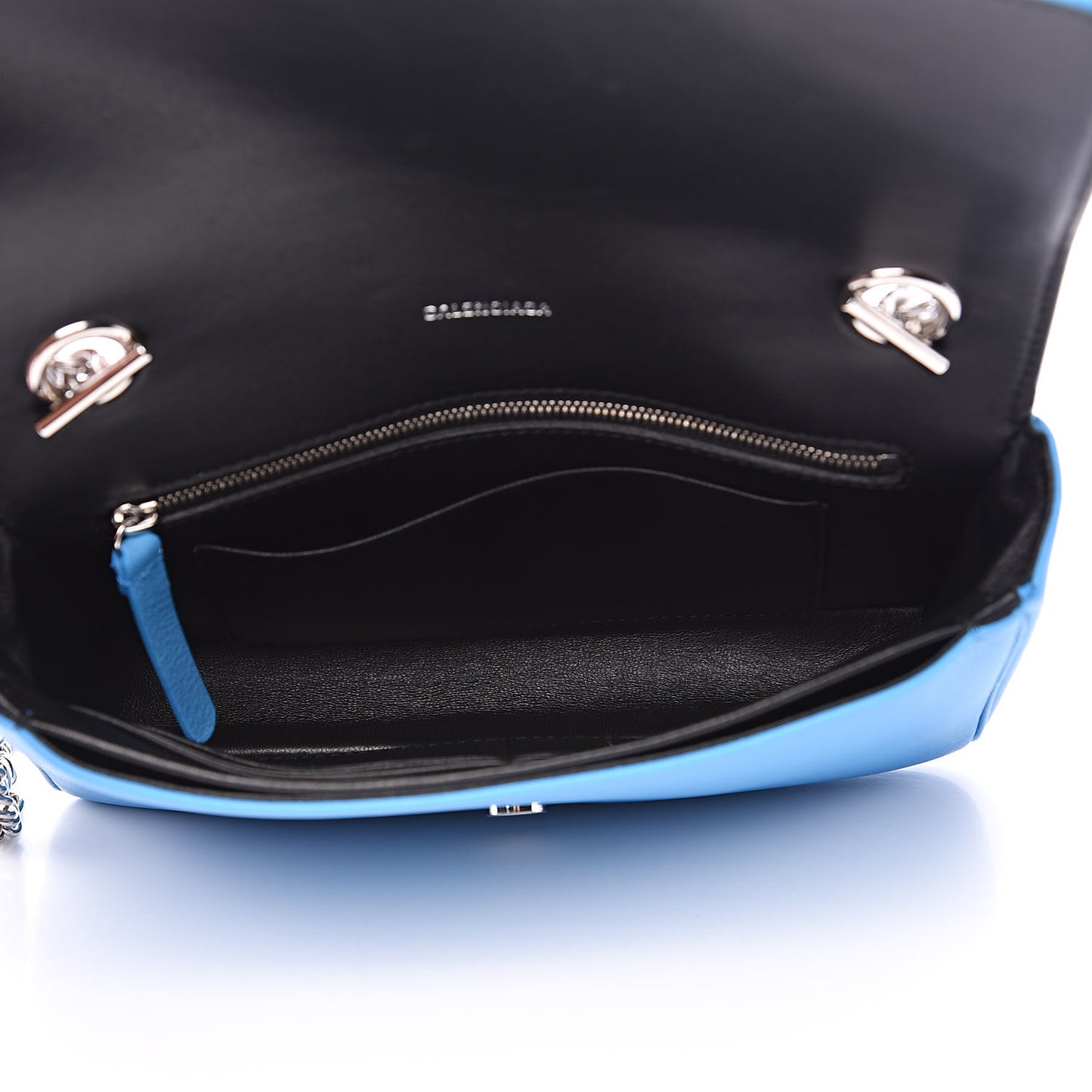 Pebbled Calfskin Logo Everyday Flap Chain Wallet Bright Bleu